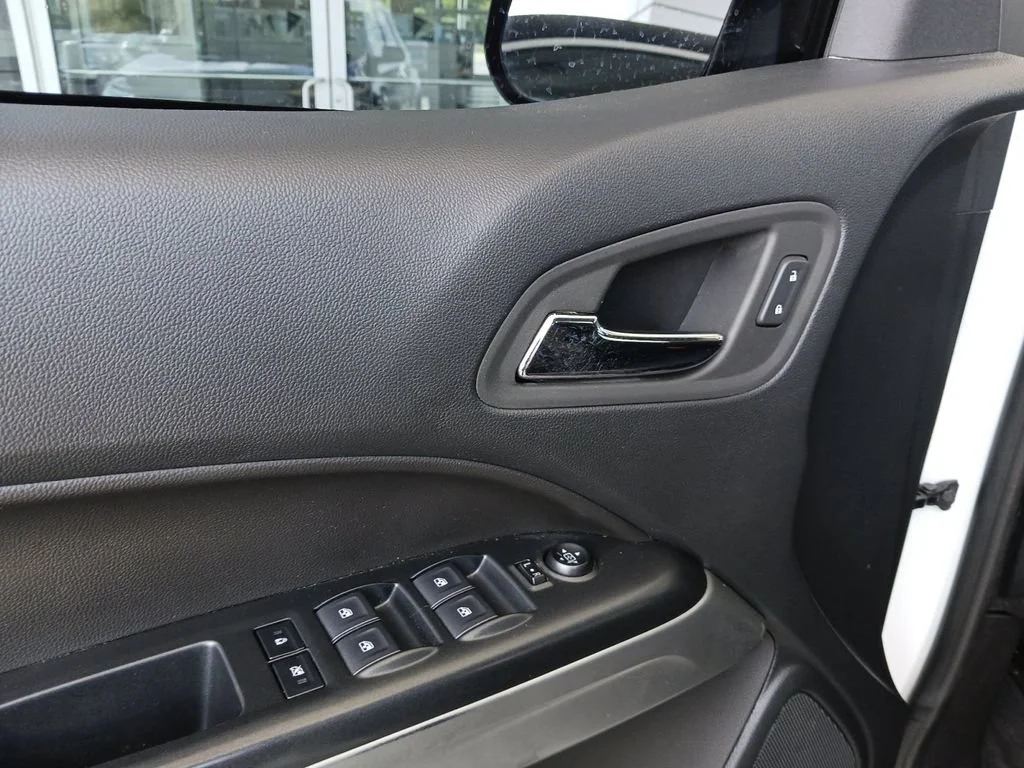 Used 2022 SUMMIT WHITE Chevrolet 4WD ZR2 image 31