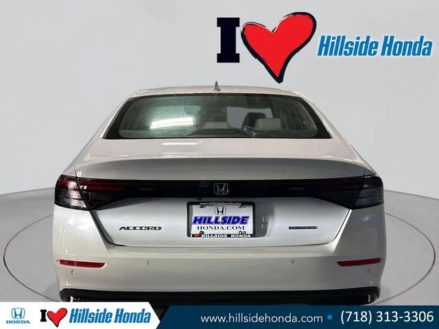 Certified Used 2024 Platinum White Pearl Honda EX-L image 4