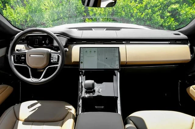 New 2026 Fuji White Land Rover SE image 19