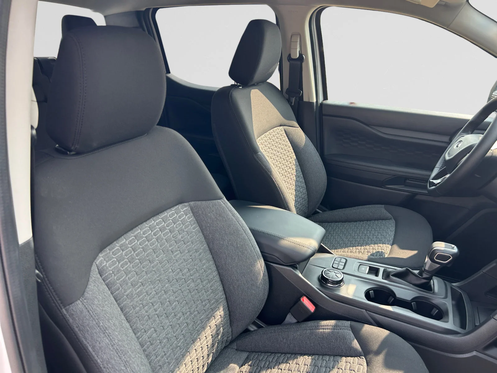 New 2026 Oxford White Ford XLT image 11