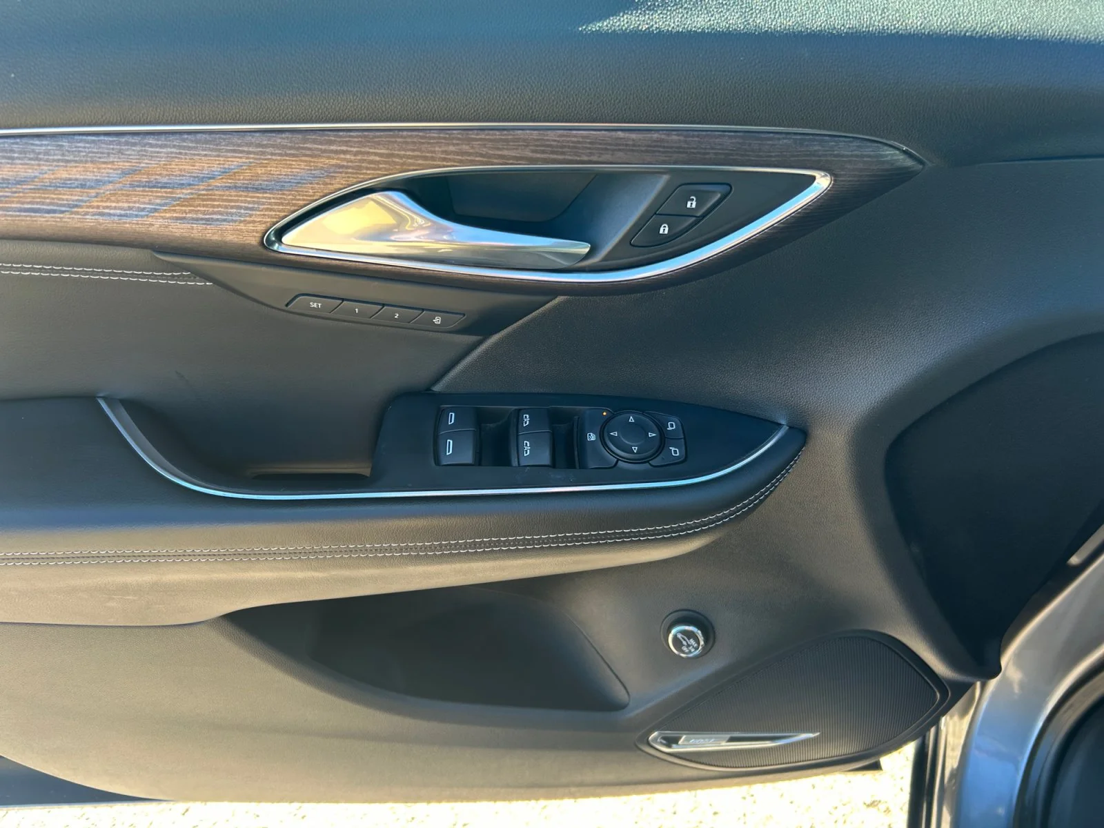 Used 2021 Gray Buick Avenir AWD image 17