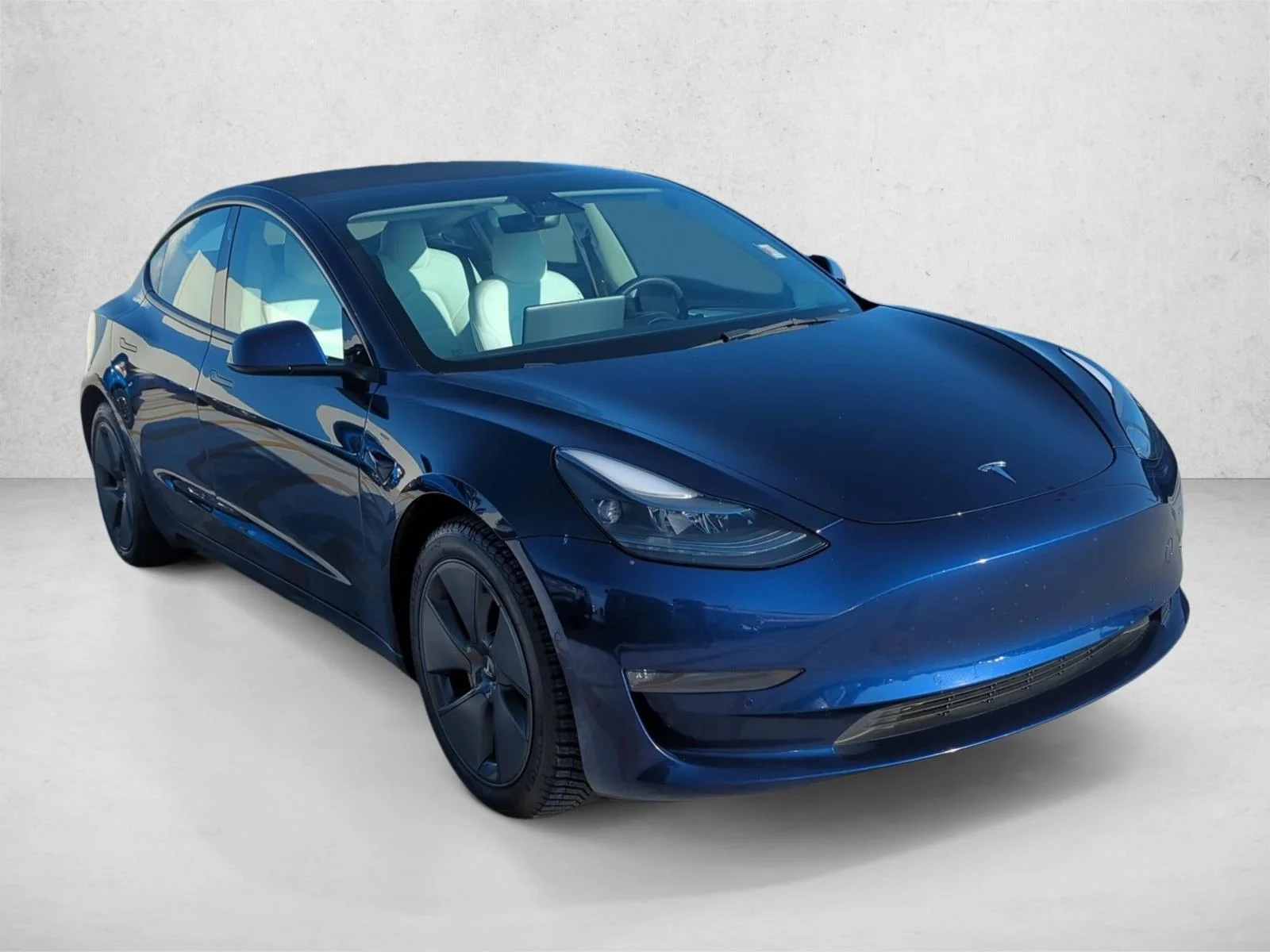Used 2022 Blue Tesla Long Range image 3