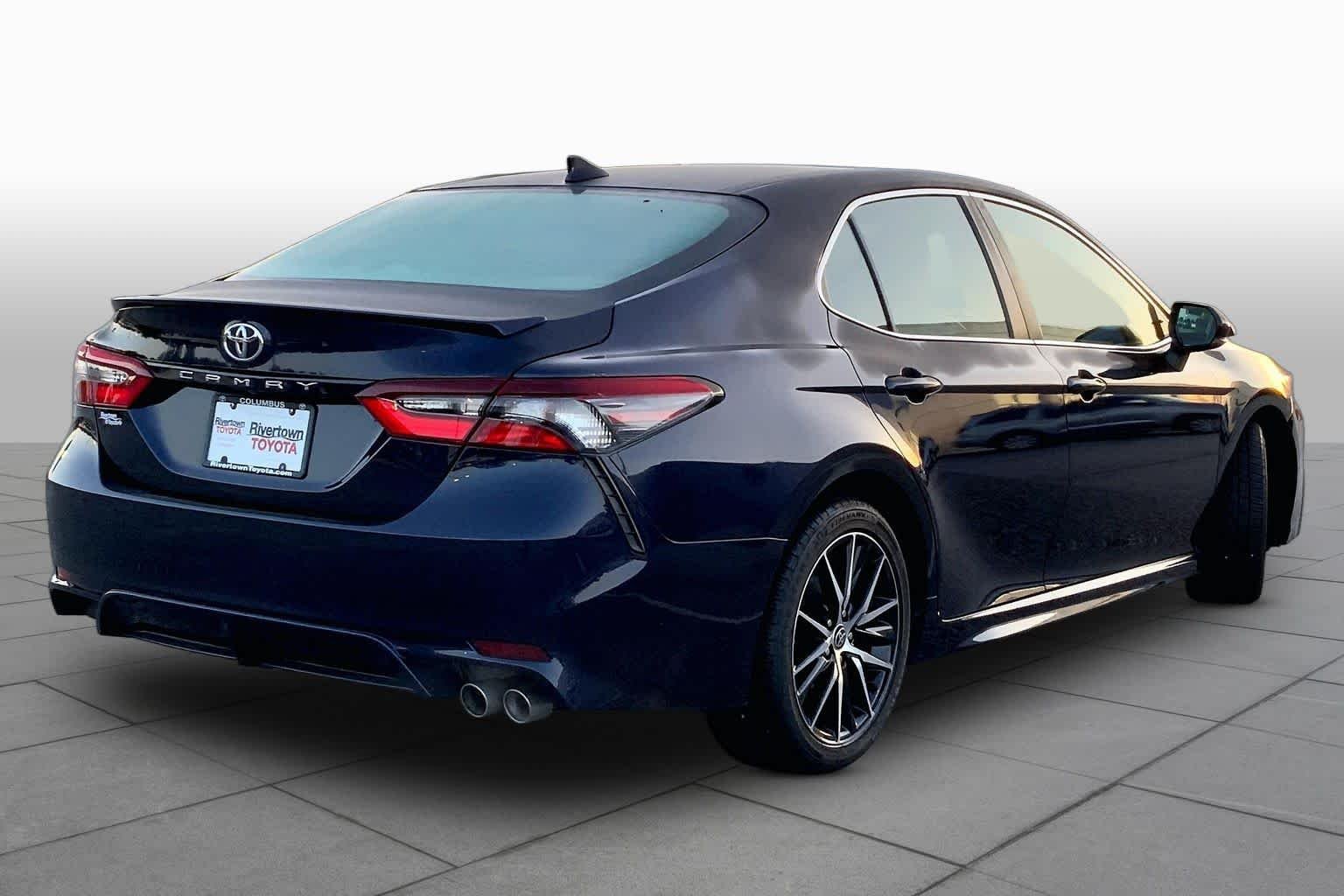 Used 2022 BLUE Toyota SE image 12