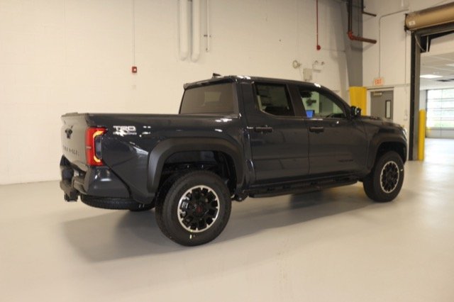 2026 Toyota Tacoma TRD Off Road - Photo 3