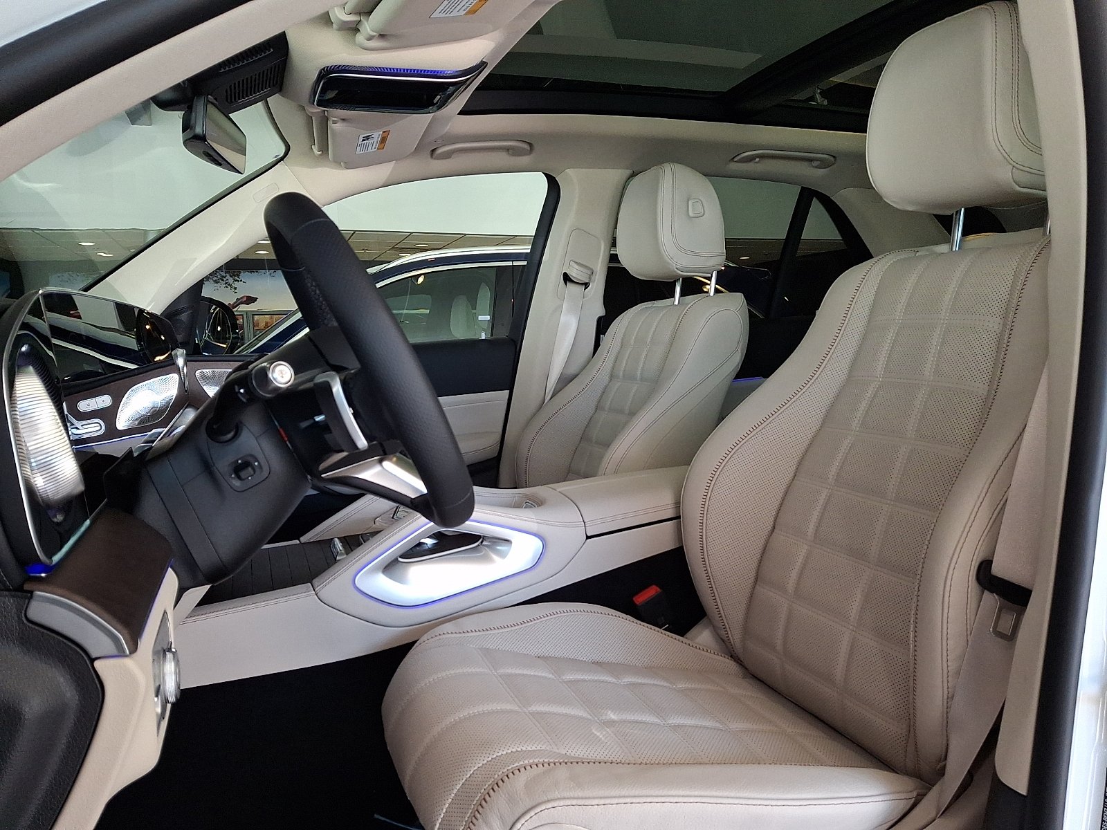 New 2027 MANUFAKTUR Moonlight White Metallic Mercedes-Benz GLE 450 image 9
