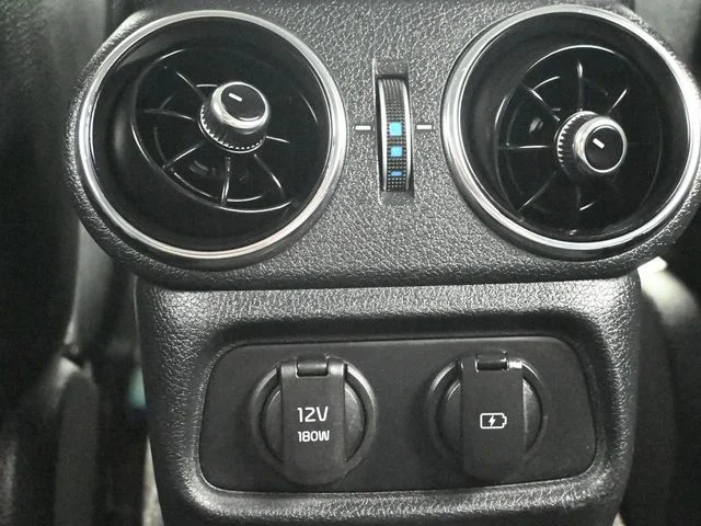 Used 2019 Black Kia Base image 19