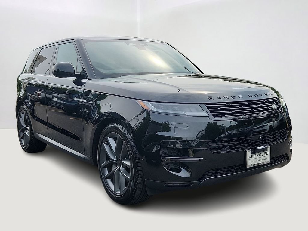 Used 2026 Santorini Black Metallic Land Rover SE image 3