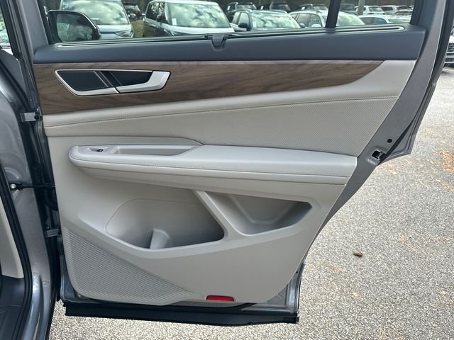 New 2026 Silver Volkswagen 2.0T SE w/Technology image 16