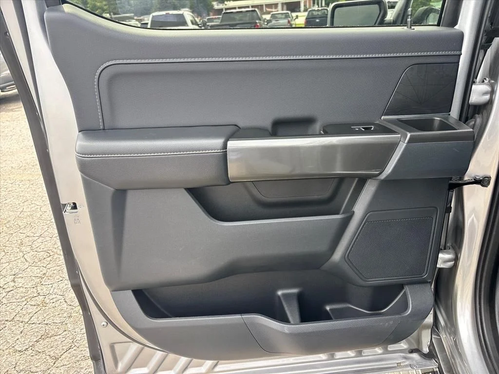 Used 2023 Silver Ford XLT image 18