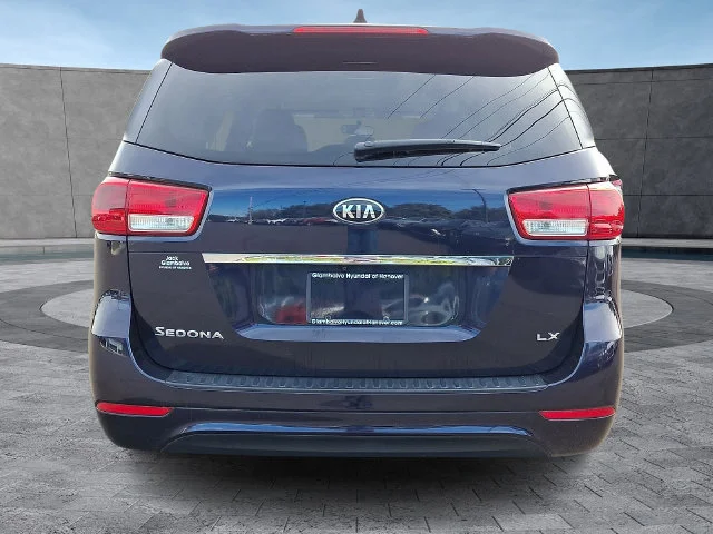 Used 2018 Blue Kia LX image 5