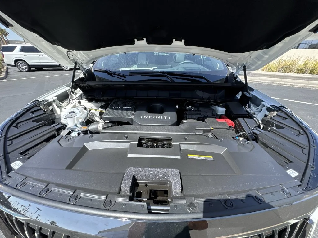 New 2027 2T RAD WHT INFINITI Autograph AWD image 31