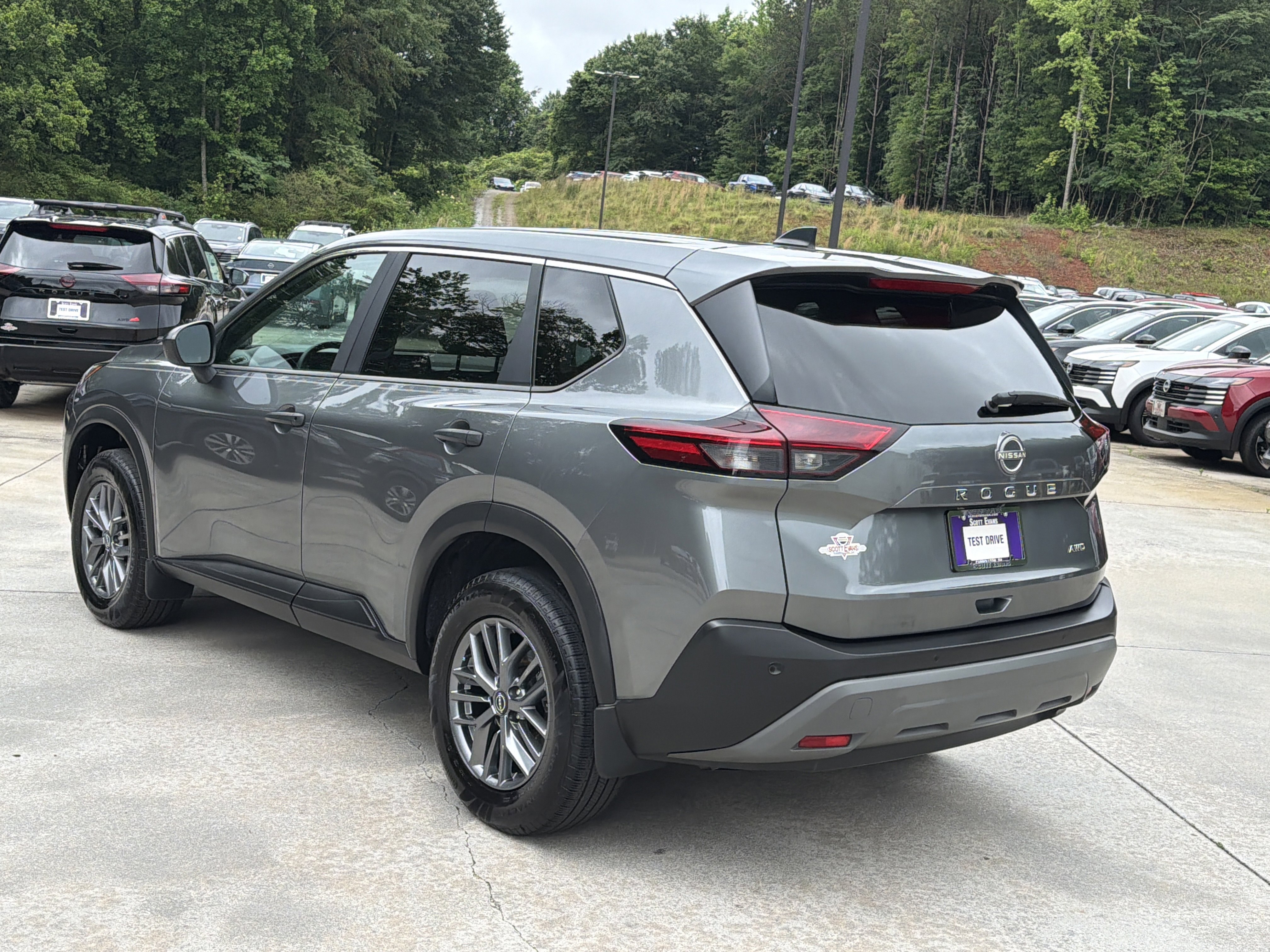 Used 2023 Gun Metallic Nissan S image 6