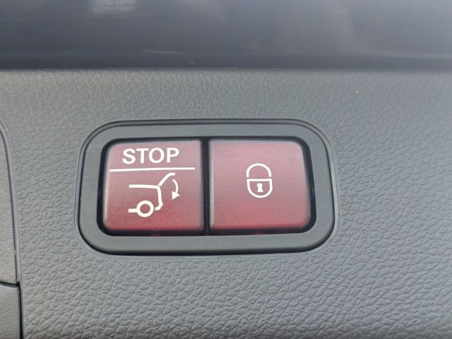 Used 2022  Mercedes-Benz GLC 300 image 13
