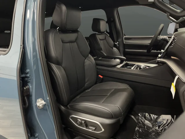 New 2026 Steel Blue Exterior Paint Jeep Limited Altitude image 32