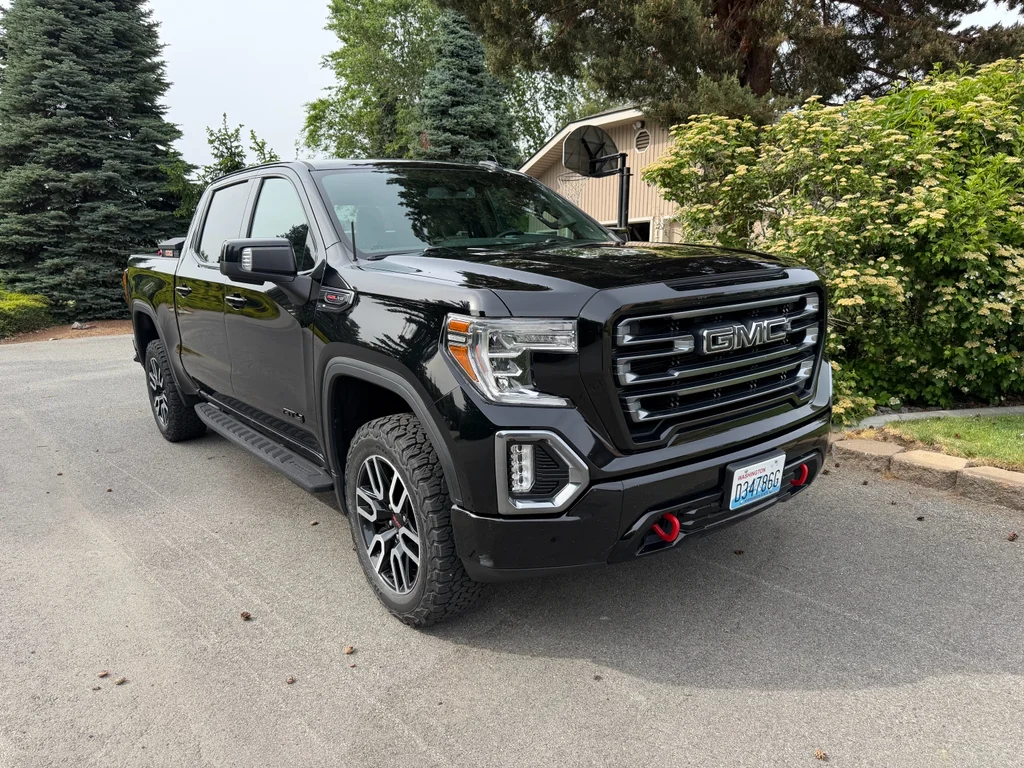2022 GMC Sierra 4WD Crew Cab Short Box AT4's photo