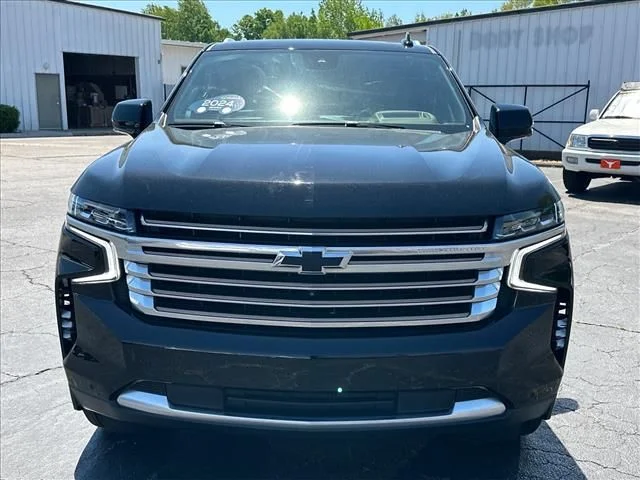 Used 2024 Black Chevrolet High Country image 4