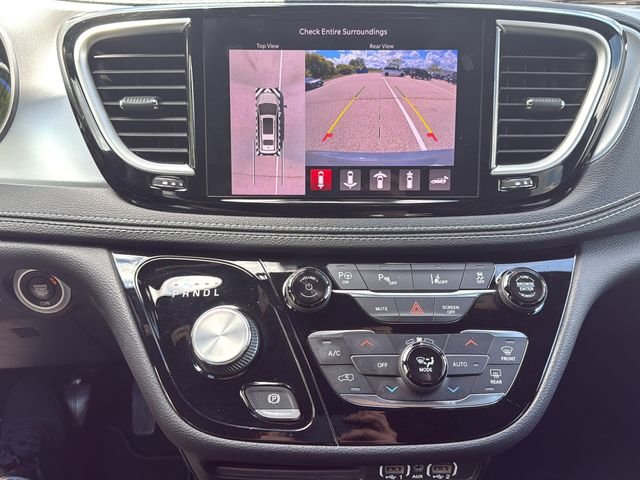 Used 2021 White Chrysler Touring L image 22