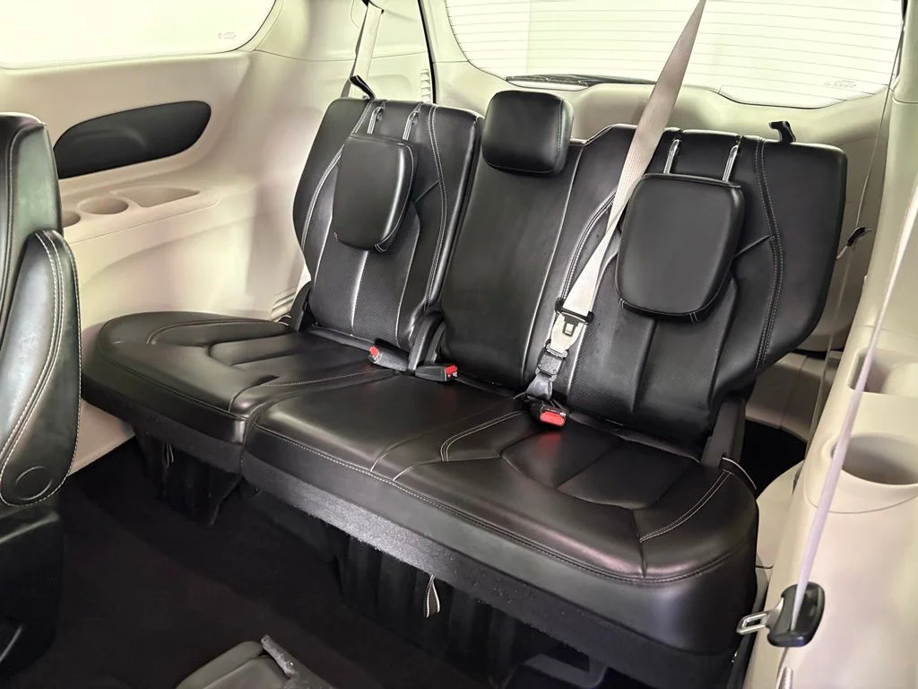 Used 2023 Black Chrysler Touring L image 37