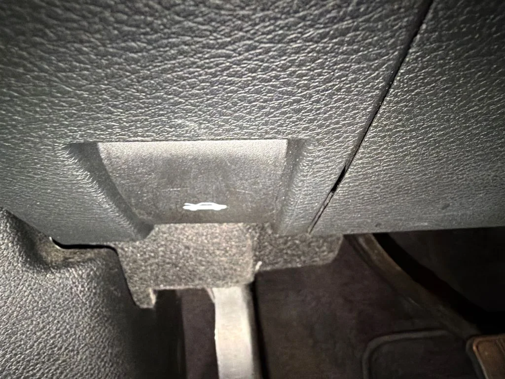 Used 2015 Bright White Clearcoat Jeep Laredo image 20