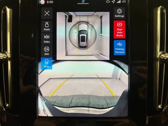 2026 Volvo XC40 Ultra - Photo 18