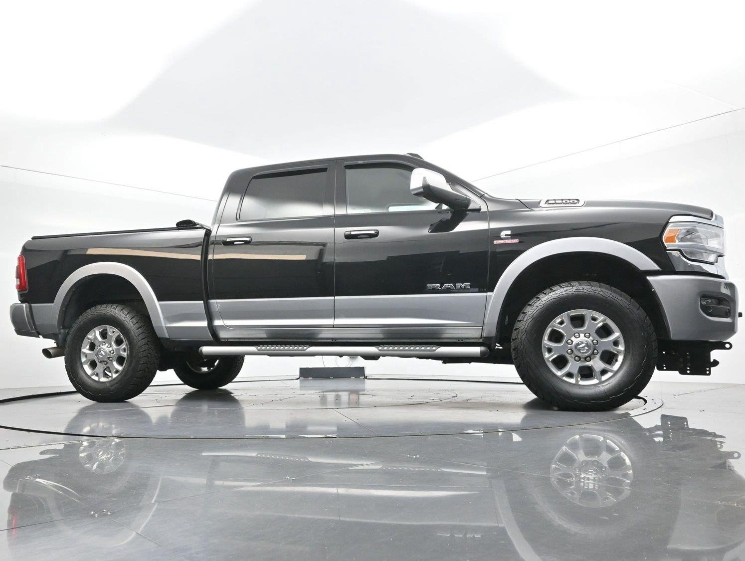 Used 2021 Diamond Black Crystal Pearlcoat Ram Laramie image 47