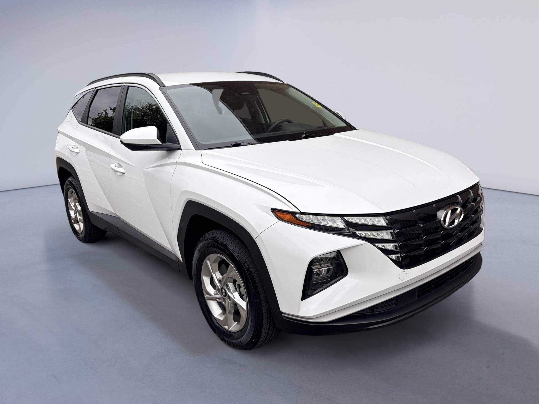Used 2024 White Pearl Hyundai SEL image 7