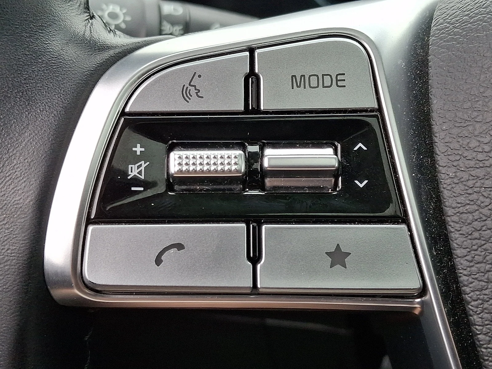 Certified Used 2024 White Kia S image 21