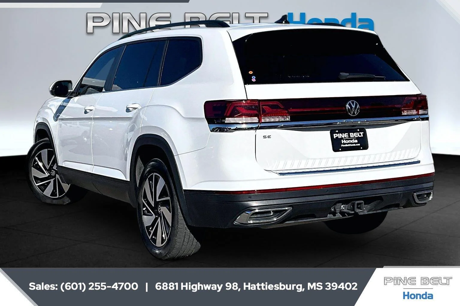 Used 2024 Pure White Volkswagen 2.0T SE w/Technology image 2