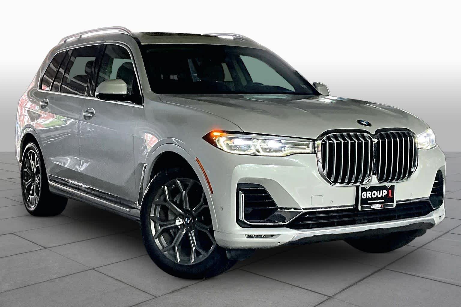 Used 2020 Mineral White Metallic BMW xDrive40i image 2