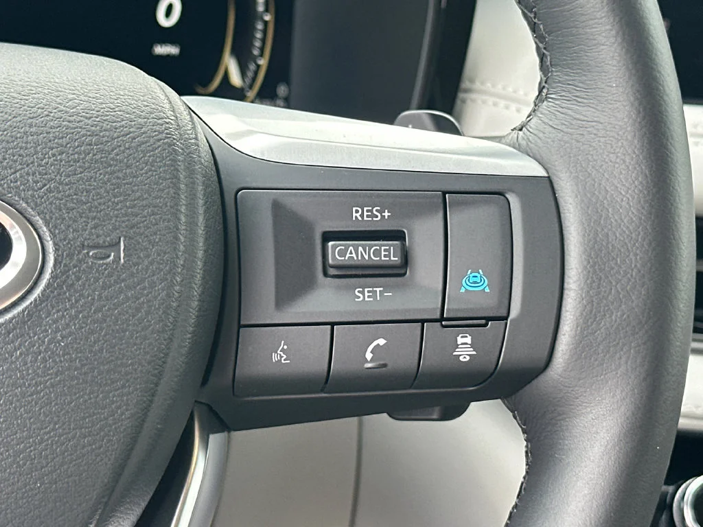 Certified Used 2027 White INFINITI LUXE image 22