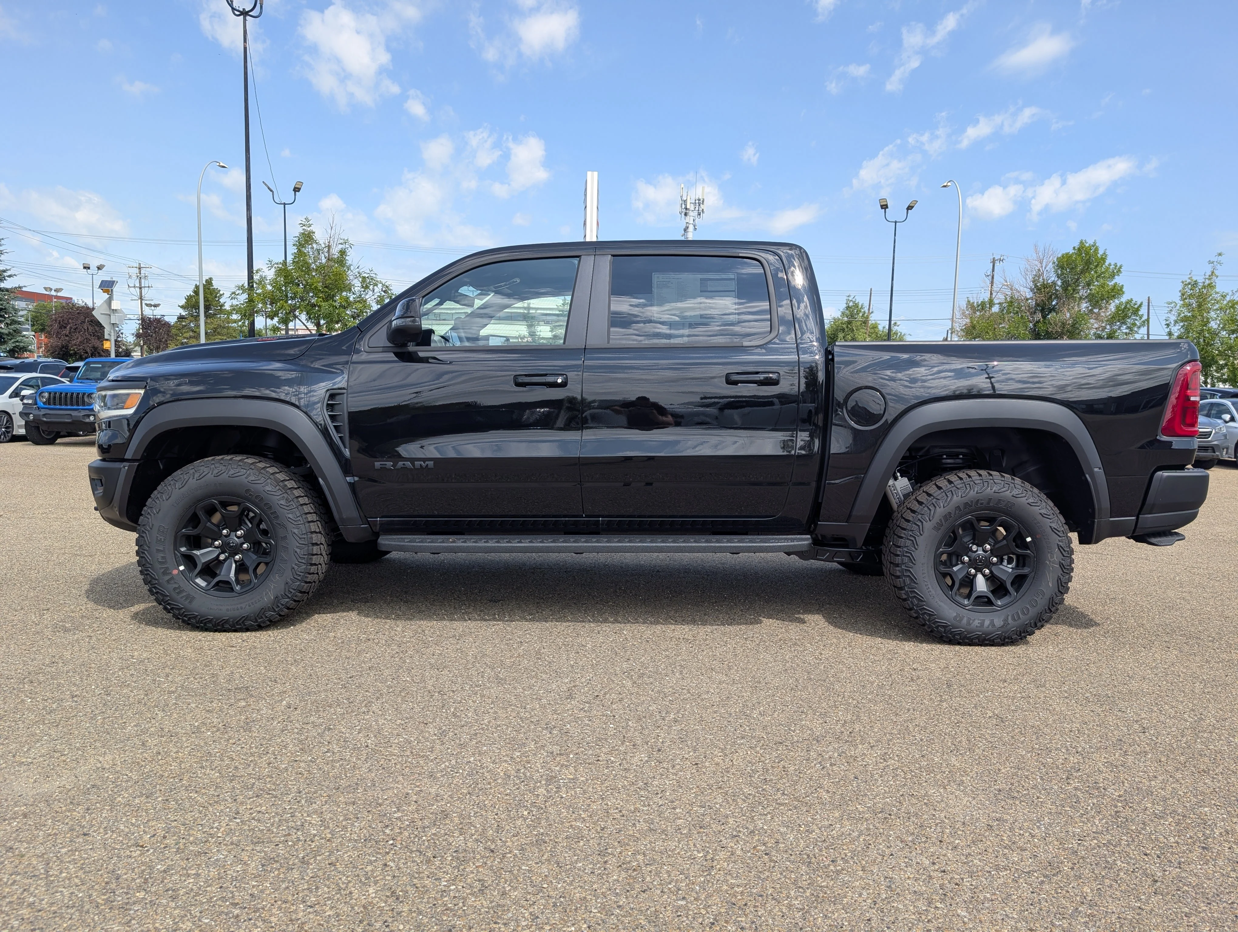 New 2026 Diamond Black Crystal Pearl Ram RHO image 3