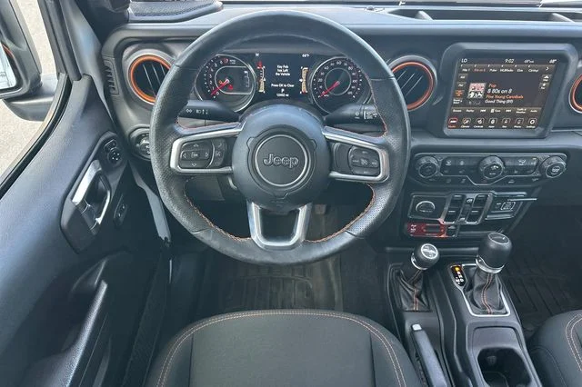 Used 2021 White Jeep Mojave image 13