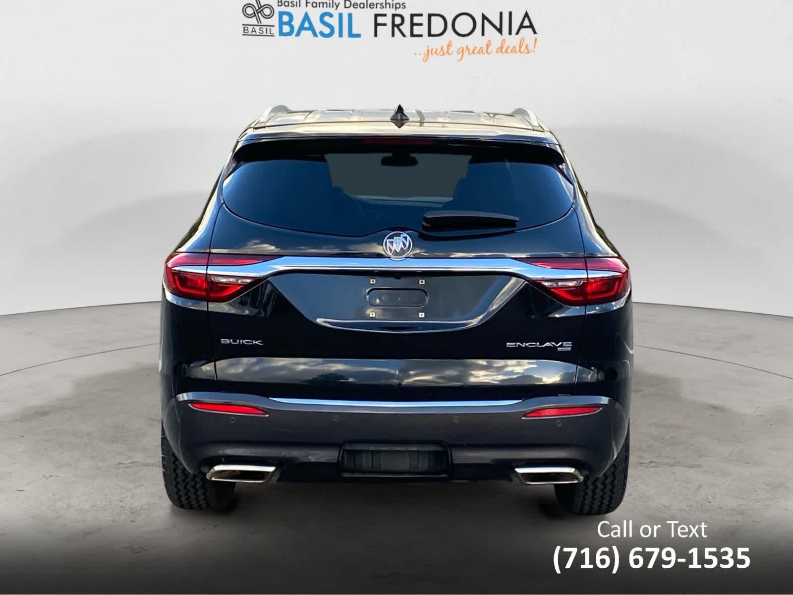 Used 2018 Includes Spectra Gray lower exterior accent color.) Buick Premium image 8