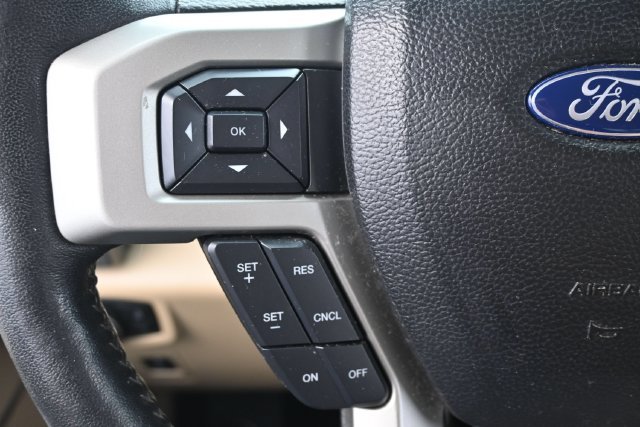 Used 2017 White Platinum Clearcoat Metallic Ford Lariat image 16