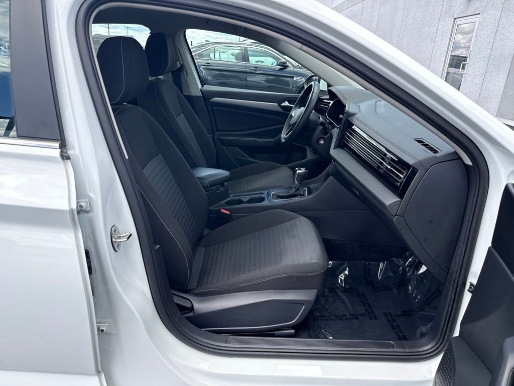 Used 2025 White Volkswagen 1.5T S image 36