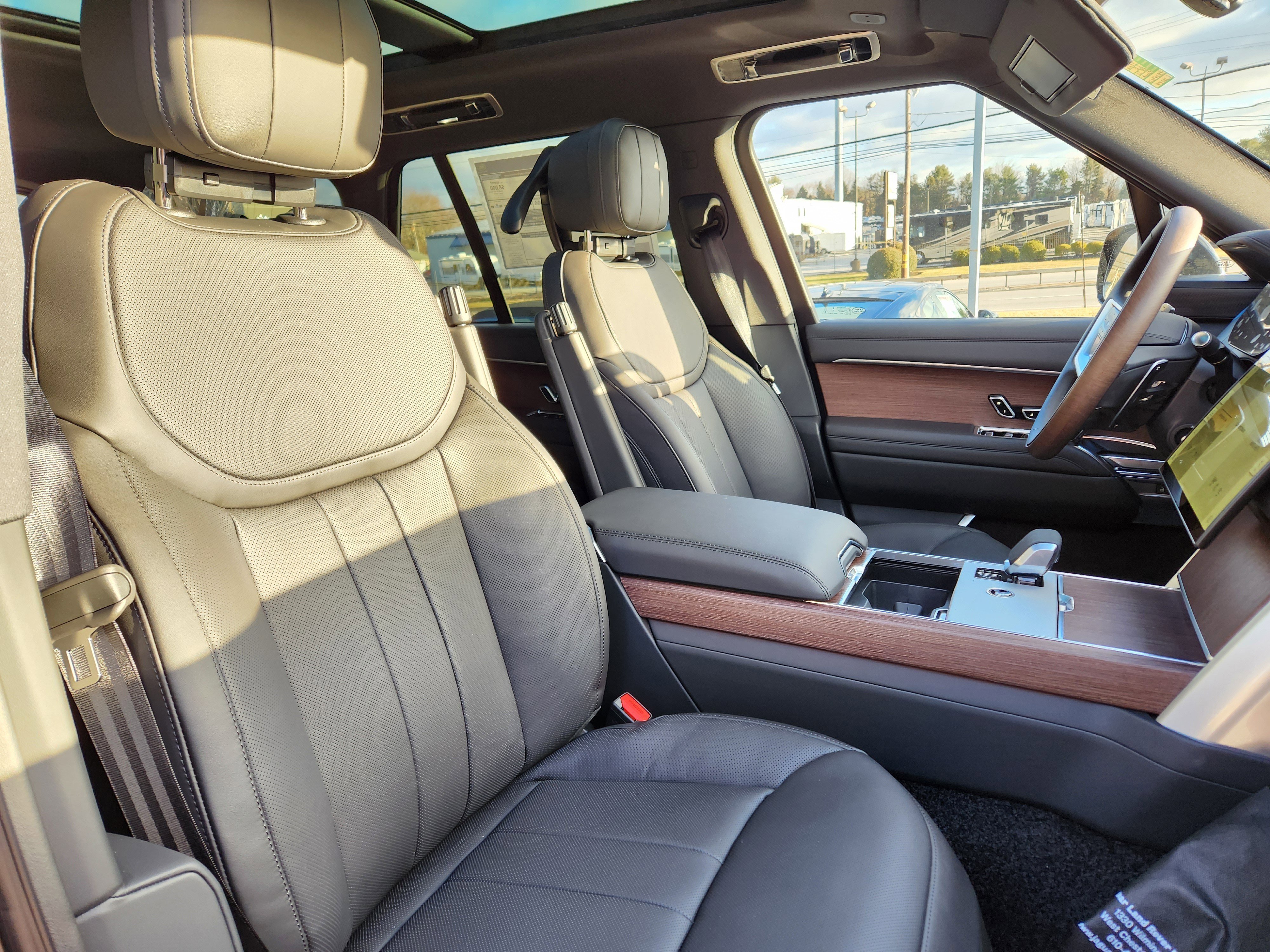 2026 Land Rover Range Rover SE - Photo 12