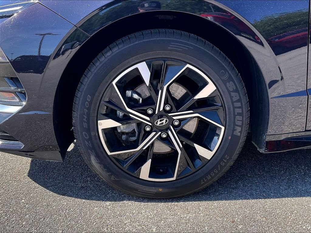 Used 2024 Carbon Blue Hyundai SEL image 7