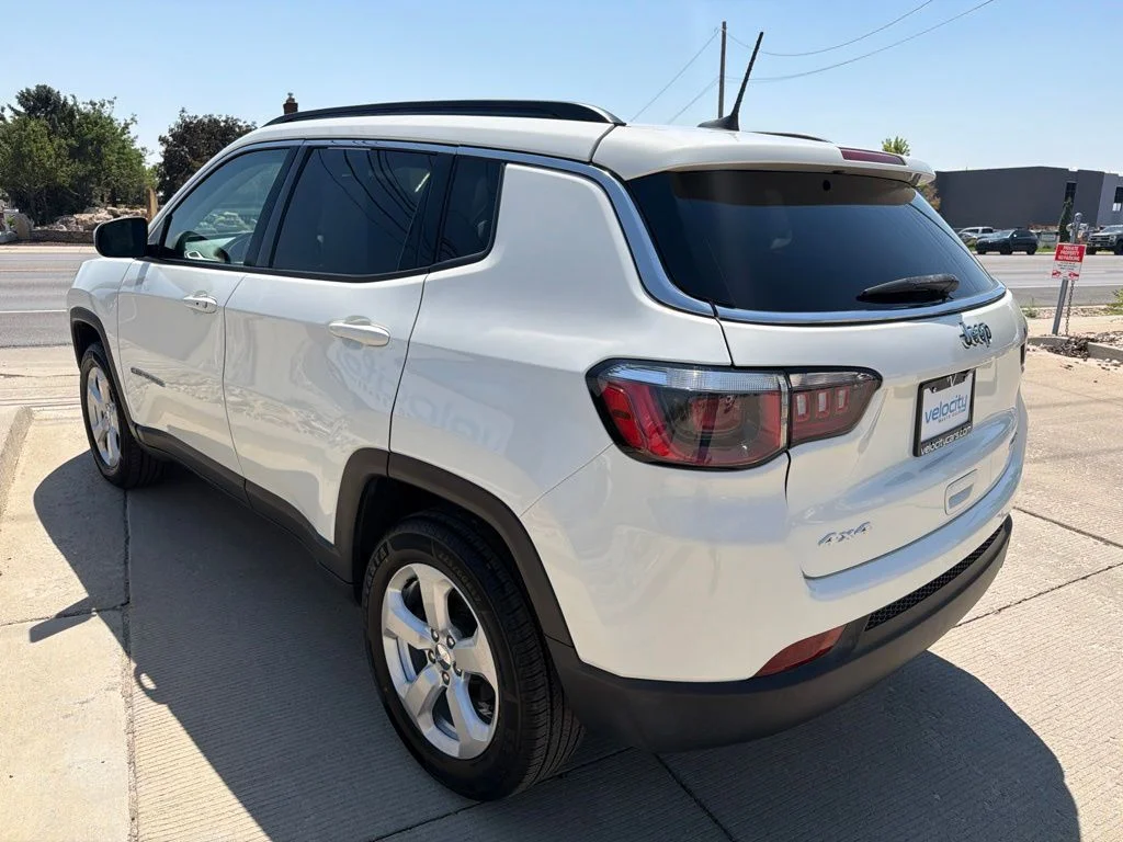 Used 2019 White Jeep Latitude image 7