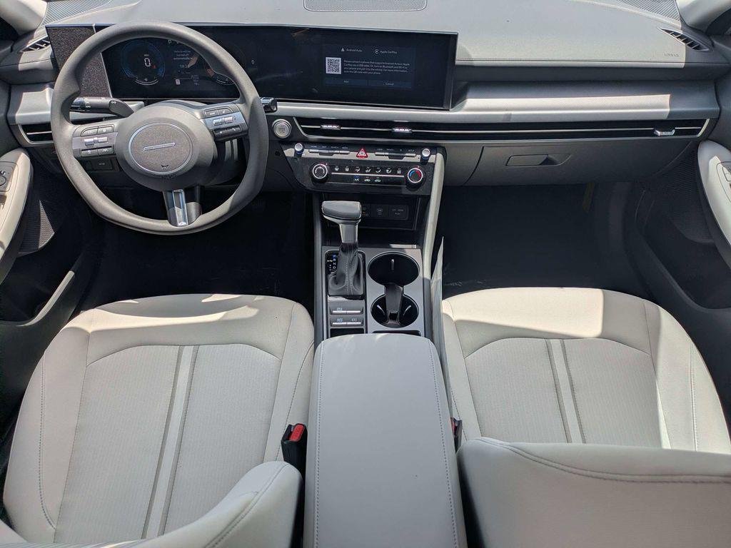 New 2026 White Hyundai SE image 14