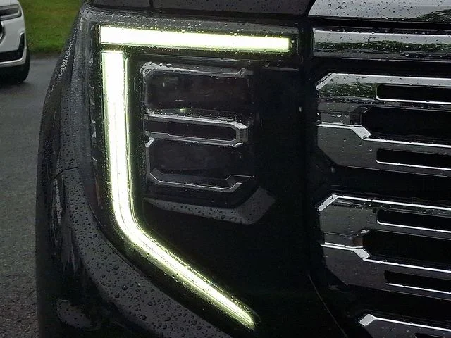 Used 2023 Black GMC Denali image 9