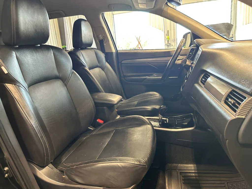 Used 2019 Black Mitsubishi ES image 31