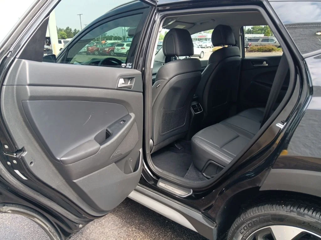 Used 2018 Black Noir Pearl Hyundai Limited image 28