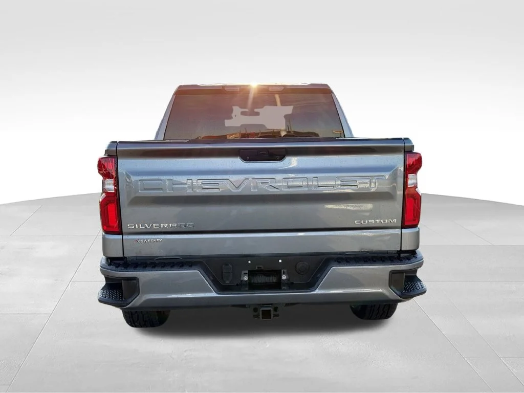 Used 2021 Gray Chevrolet Custom image 23