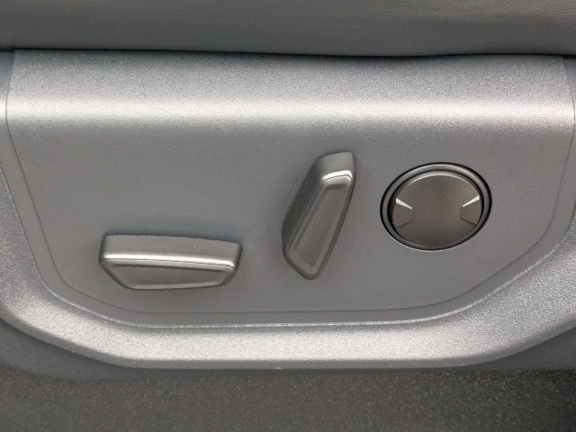 Used 2024 Black Metallic Ford XLT image 23