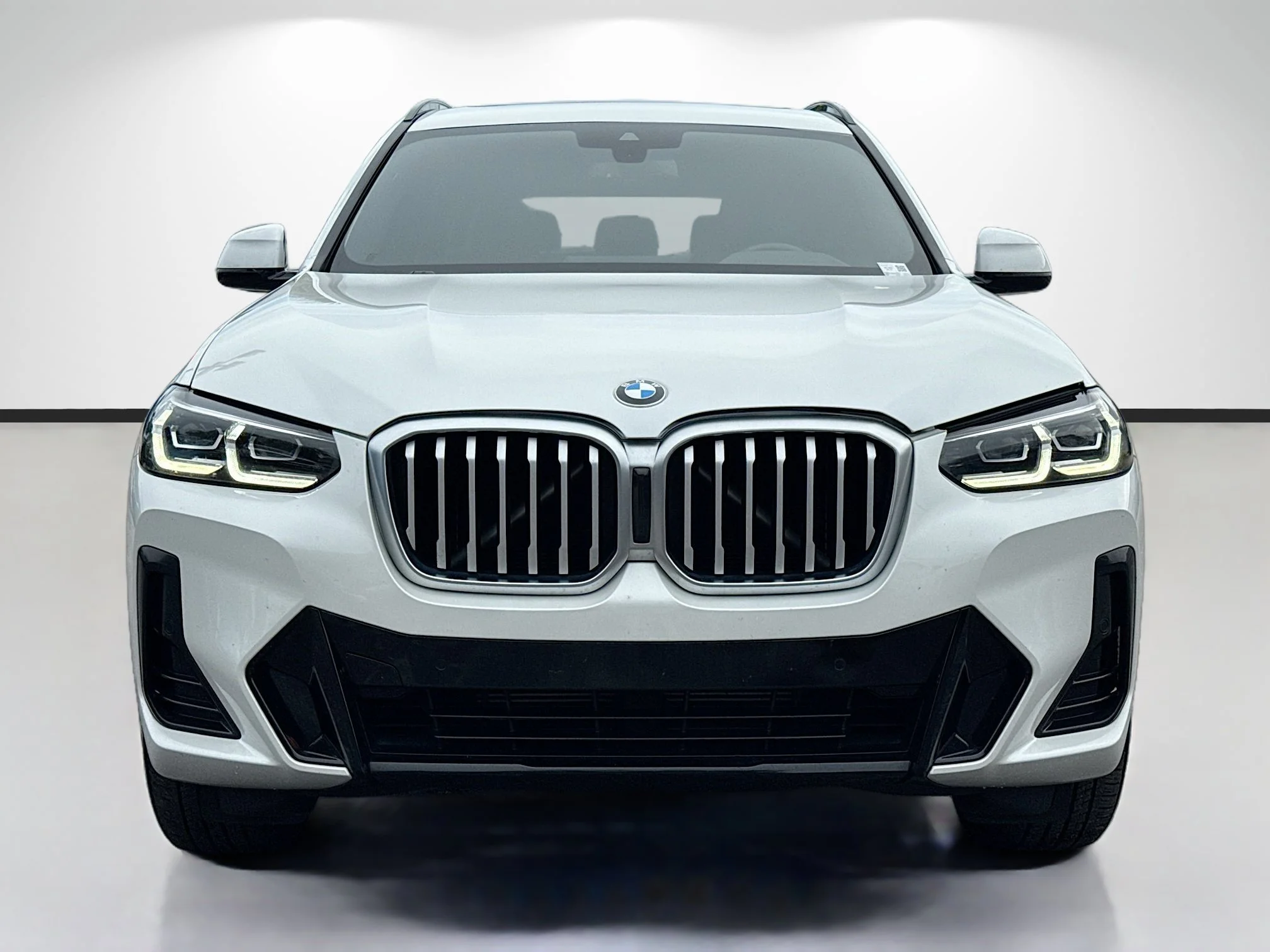 Used 2022 Mineral White Metallic BMW xDrive30i image 8