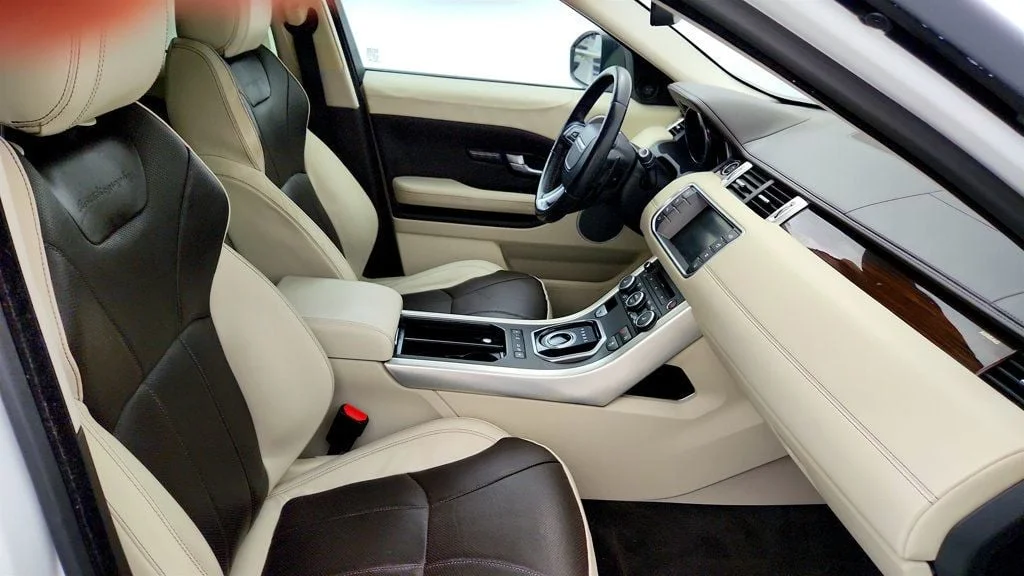 Used 2016 Fuji White Land Rover 5dr Hatchback Autobiography w/ Ebony Headliner image 26