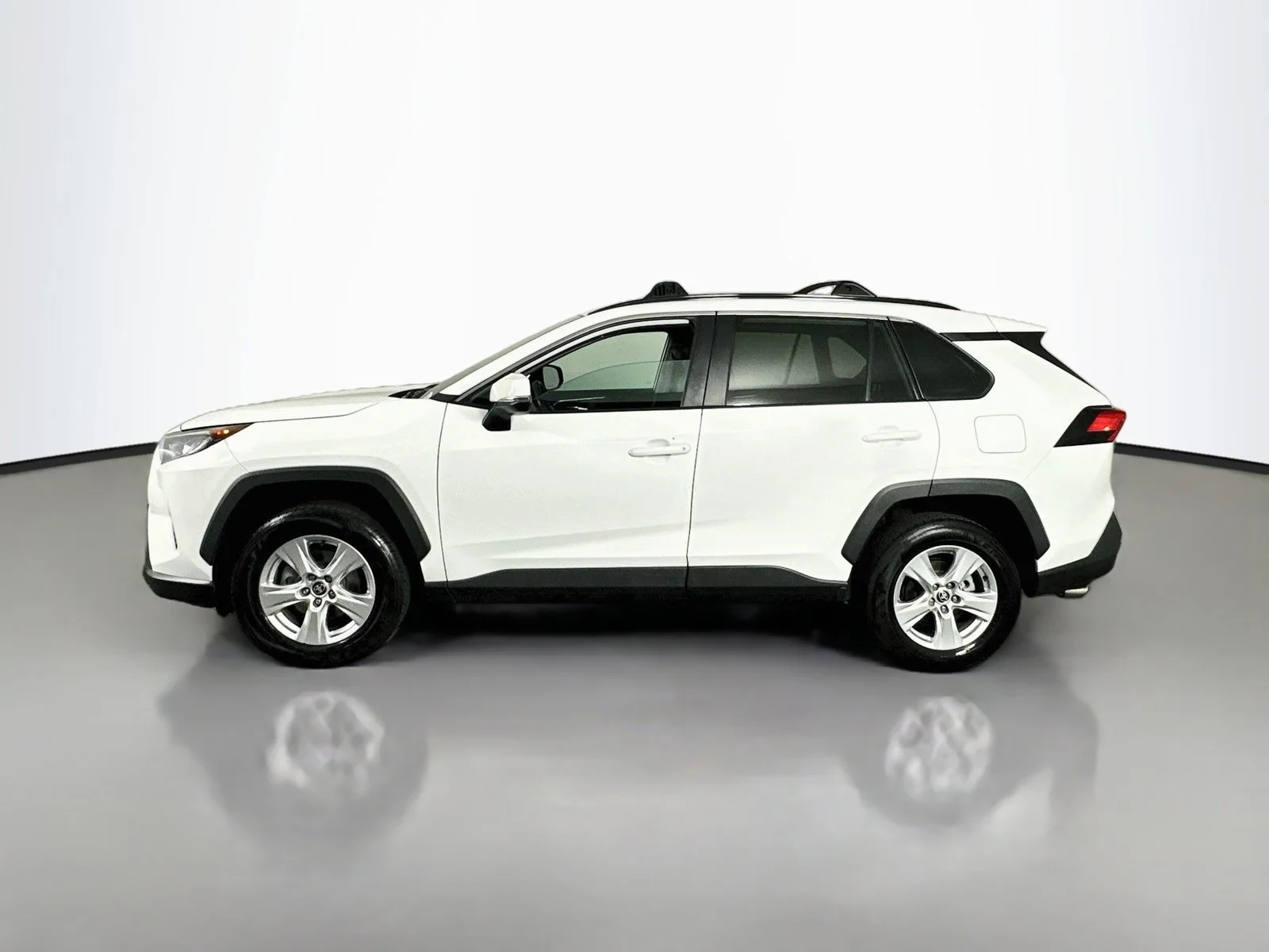 Used 2021 Super White Toyota XLE image 4