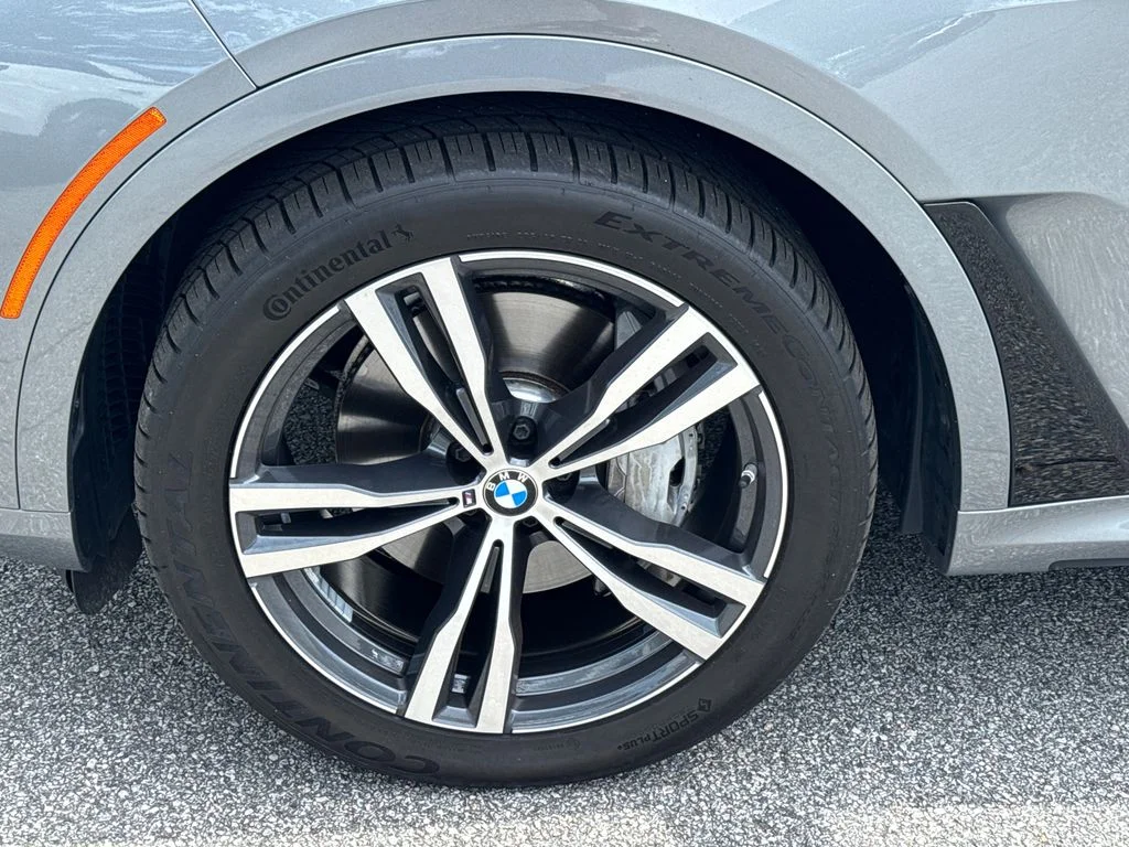 Used 2023 Gray BMW xDrive40i image 12