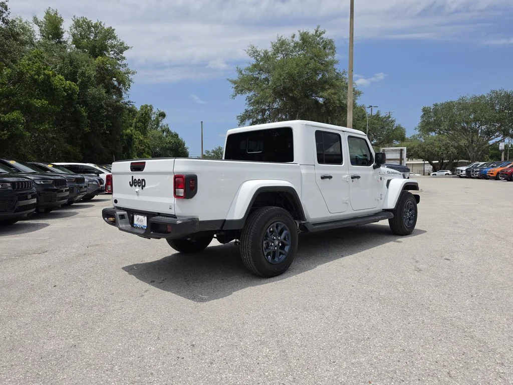 New 2026 Bright White Clear-Coat Exterior Paint Jeep 85th Anniversary Edition image 4