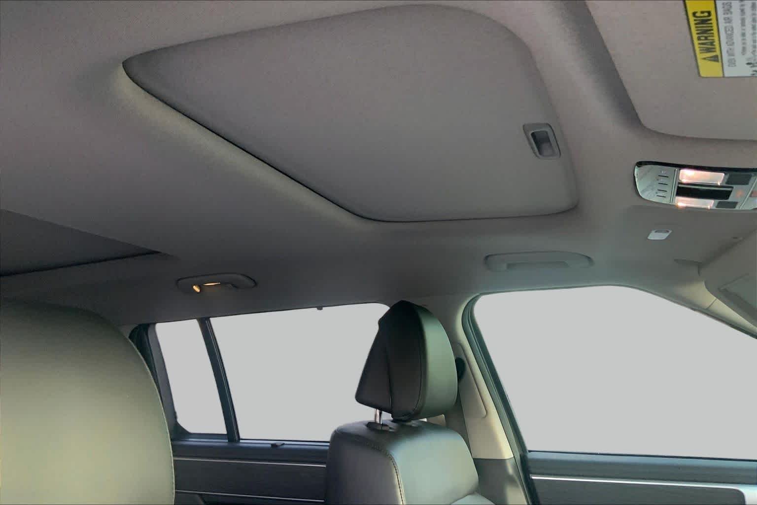 Used 2024 Rockwood Green Hyundai Limited image 13